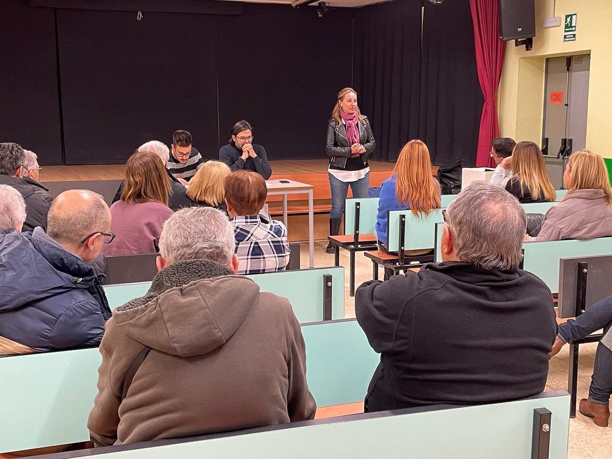 PSCBadia's tweet photo. 😄 La compañera @evamenorc ha sido elegida candidata a la alcaldía de #badiadelvalles por unanimidad de votos de las y los militantes del PSC. 

🌹 Sabemos que no hay una alcaldesa mejor para nuestra ciudad, con proyecto.

¡Felicidades, Eva! ♥️

#badiadelvallès #somosbadia https://t.co/raATTBn5B3