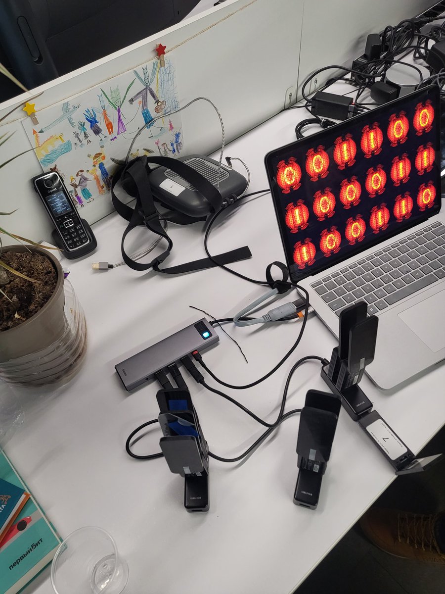 A̹̱͛͌l̤̖ͧ̚eͦ͛̍xe̜y̻̗̟ ̩̉͗͟ͅE͍ͤľ͎̕in̻ͤ tweet media