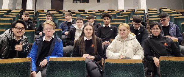 Some of Ms Kennedy’s physics class having a break during an excellently run Physics Mandatory Experiments day organised by @UL @PhysicsDeptUL a brilliant resource for our students thanks to everyone involved #physics #lcphysics