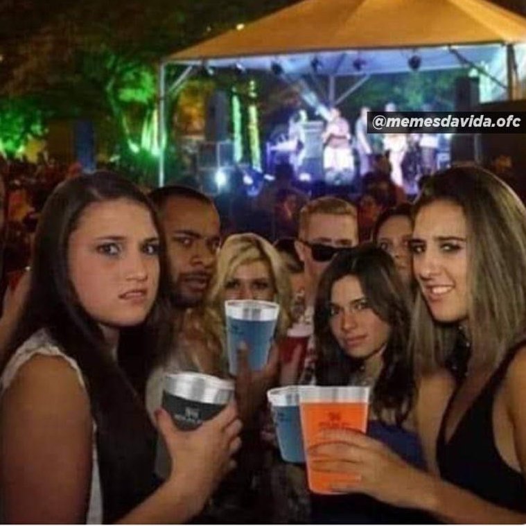 Eu chegando nas praias do Espirito Santo bebendo em copo descartável

Via <a href="/memesdavidaofc/">Memes da Vida</a>