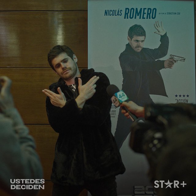 BourkeFilms's tweet photo. BOURKE PRESENTA “USTEDES DECIDEN” 🎬

📌El próximo 25 de enero estará disponible por @StarPlusLA la comedia “Ustedes deciden” protagonizada por Gastón Soffritti, Barbara Lombardo y Luciano Leyrado. https://t.co/6HjrltEN1F