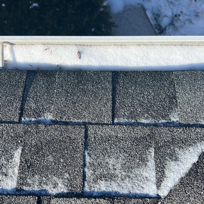 showmeroofs's tweet photo. Here is an example of snow and debris caught in a gutter. Although it doesn't look like much, this added pile-up can cause excess damage that you do not want! https://t.co/6EwKcVQyTD