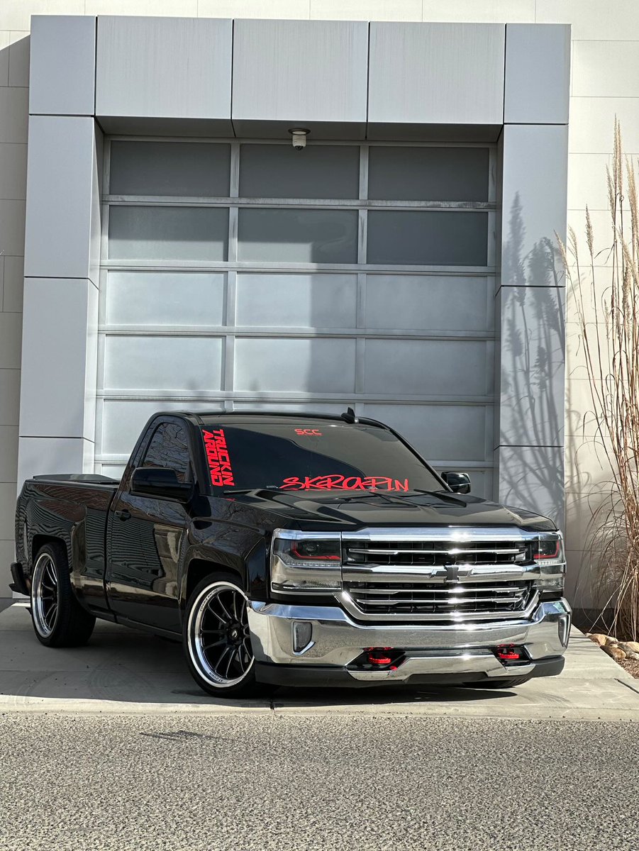 CosmisUsa's tweet photo. It's #WheelWednesday! Who else is waiting for our next container of 22s?
Owner @jrioss02
Wheels 👉 XT-206R Black W/ Machined Lip + Spokes 22x10 +0 6×139.7
#cosmis #cosmisracing #cosmiswheels #comsisusa #wheels #chevy #truck #xt206r https://t.co/AJ6LEydlCQ