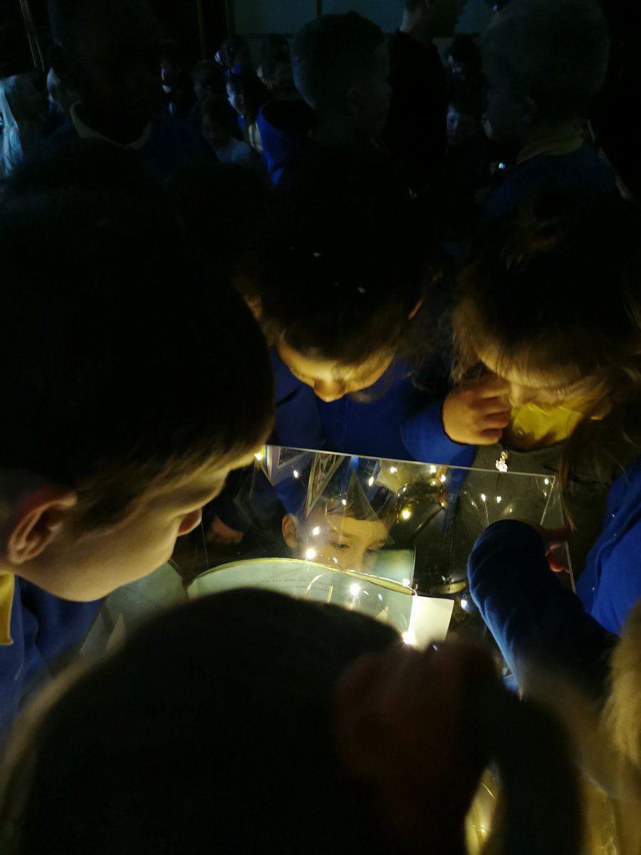 portmeadp's tweet photo. The Curiosity Cube is causing quite a stir in Year 2. It's generated lots of lovely discussions already. #pmdpy2 #pmdptopic #pmdphum https://t.co/aSiCUhrlWO