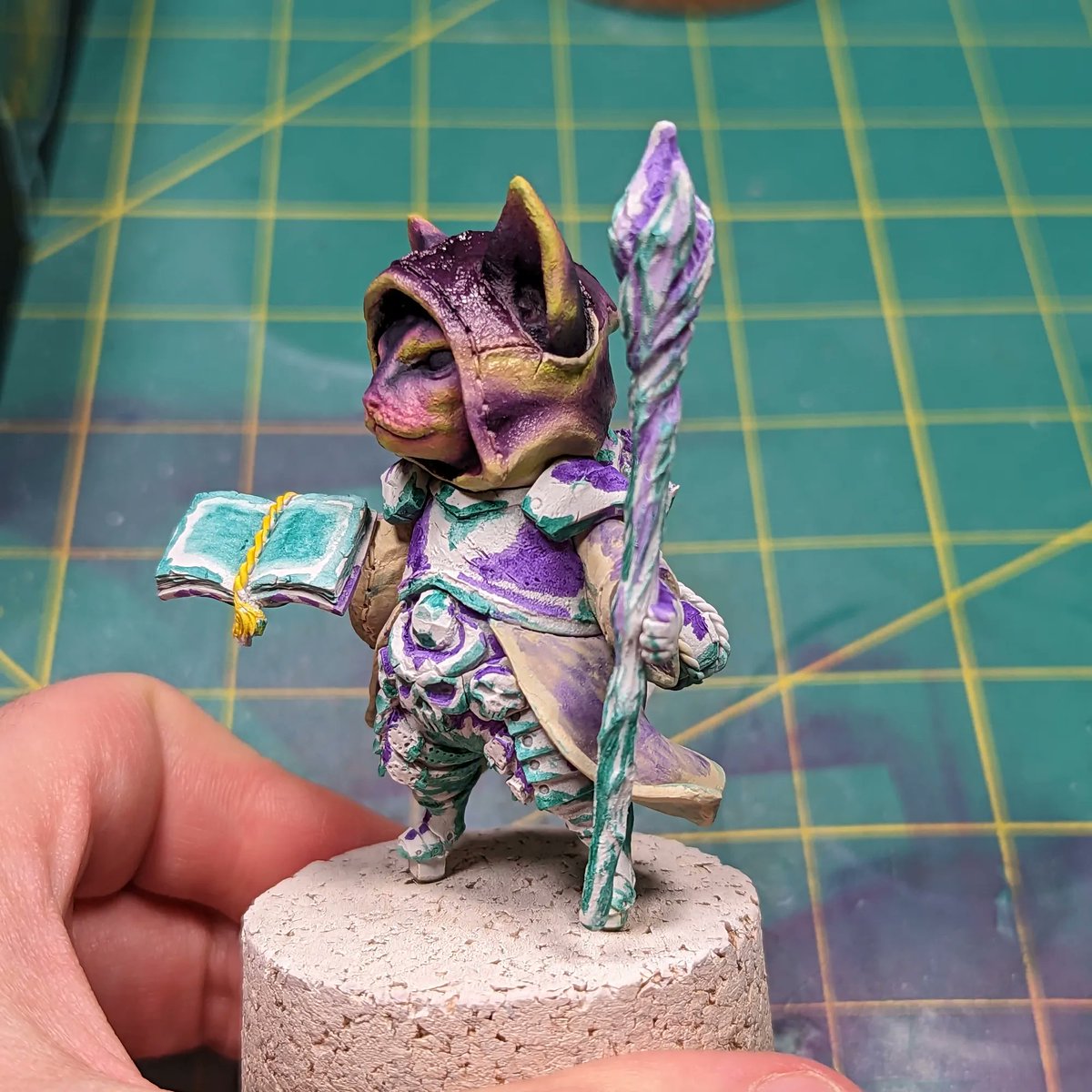 SteepTPainting's tweet photo. I’m back from my stream/painting vacation and super excited to paint again! A much needed break to close out the year and a great way to start this year! I painted up the cowl for his cloak, super happy with how this figure is looking. https://t.co/GTQOmPPsa6
