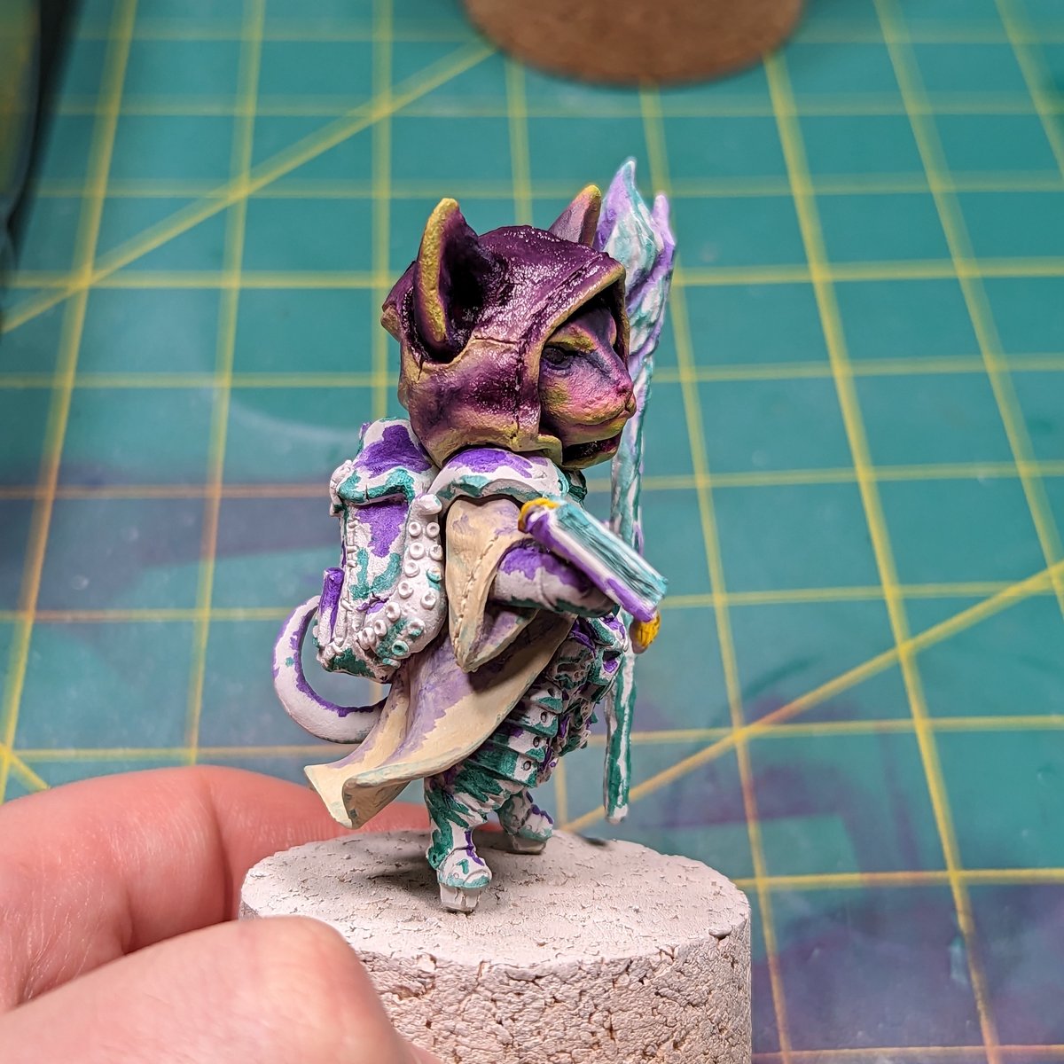 SteepTPainting's tweet photo. I’m back from my stream/painting vacation and super excited to paint again! A much needed break to close out the year and a great way to start this year! I painted up the cowl for his cloak, super happy with how this figure is looking. https://t.co/GTQOmPPsa6