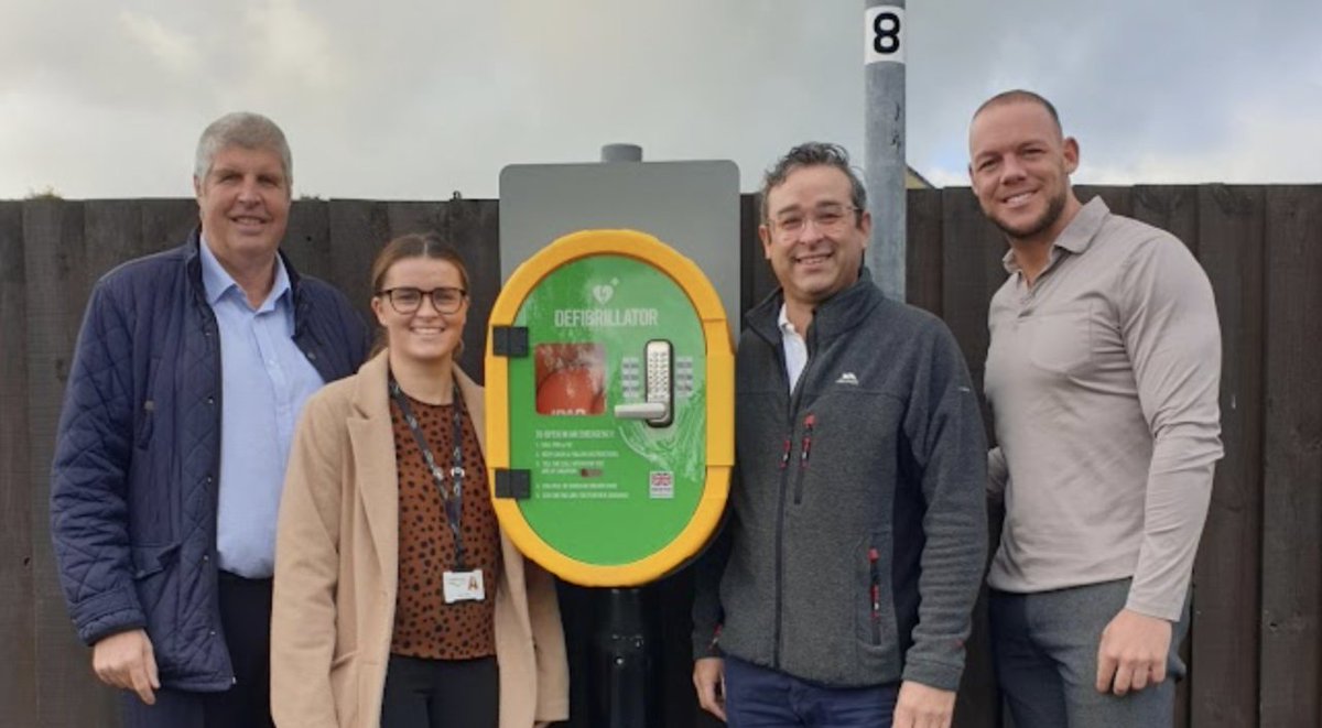 Topic_UK's tweet photo. 10 new defibrillators have been gifted to local organisations in the Calderdale area, to help support the community &amp; save lives. Alongside this, funded training is being provided to groups within the community.

Read more here- https://t.co/MH6NAS1lPY

#TopicUK #BusinessMagazine https://t.co/saXxHEDH08