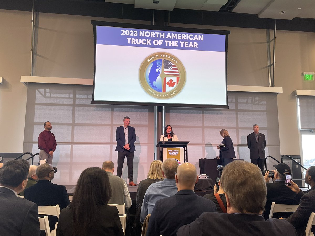 Yaaaaaaaay! Thank you <a href="/NACTOY/">NA Car, Utility & Truck of the Year</a> for this honour / honor. Incredible recognition for the team. ⚡️⚡️⚡️#F150Lightning #TruckofTheYear