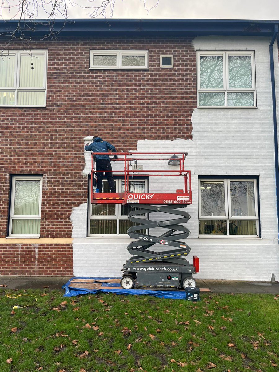 RightUpRStreet's tweet photo. #ArtinBalbyBridge #Space2Create
๐ #DAYONE of @roblee_art mural paint on the @Central_Hubs is complete and what a fab start it has been to this beautiful project ๐คฉ
We canโt wait to see this awesome street art develop over the coming weeks ๐
#CreateYourPlace #BalbyBridgeEstate https://t.co/YZ4lTZTIl2