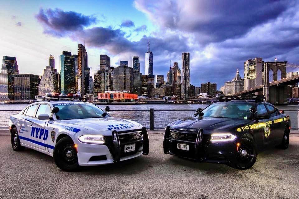 NYPDHighway's tweet photo. Last night Highway 1 and @nyspolice conducted a joint operation to combat reckless drivers in Manhattan &amp; The Bronx. #visionzero @NYPDnews @NYPDTransport https://t.co/JJZrldXZzq