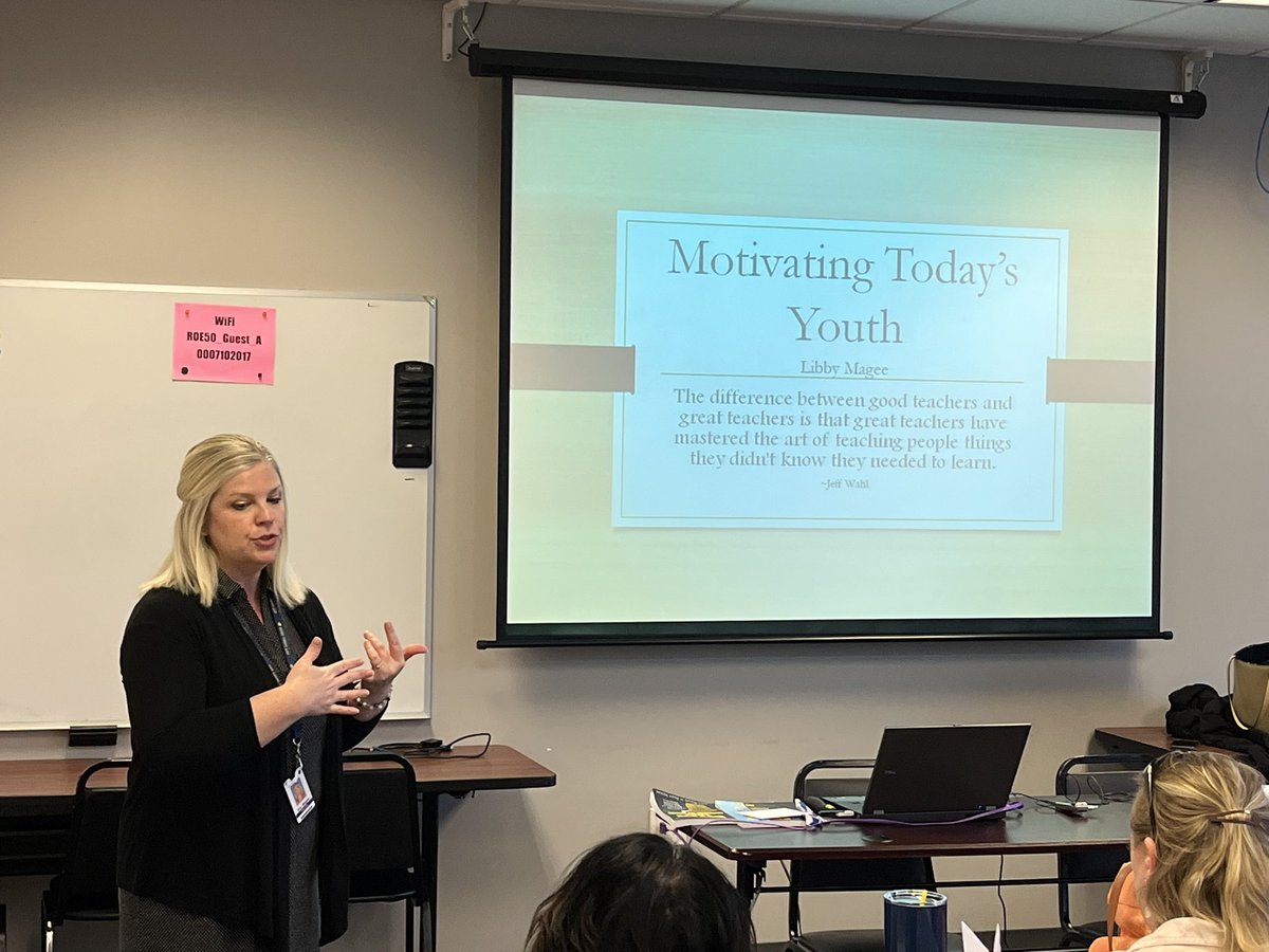 StClairROE's tweet photo. Motivating students in grades 7-12 with Libby Magee! @OTHSDistrict203 
#roe50ignites https://t.co/8xtrIXaN3E