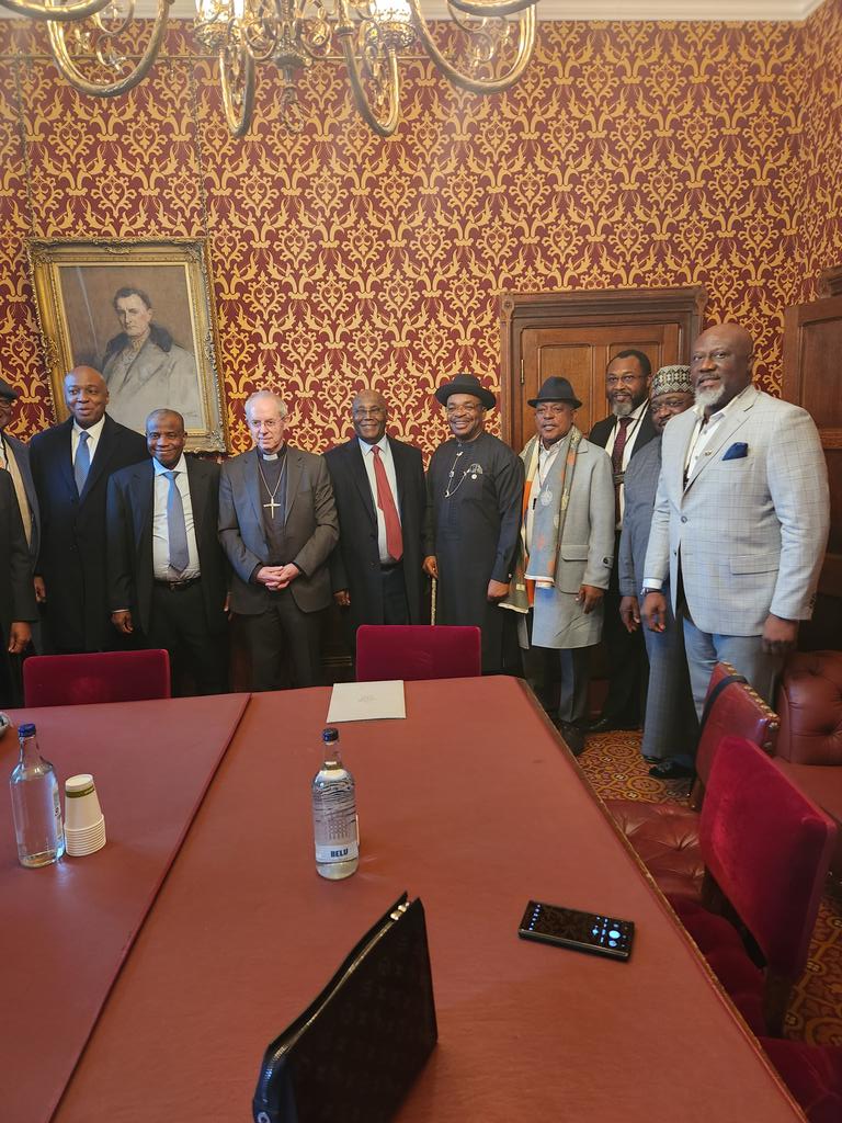 LEGEND_ADAMS_8's tweet photo. #AtikuorganaizingForAction
@atiku Abubakar and his delegation With the Archbishop of Canterbury, His Grace Most Rev. Justin Welby today in Westminister, London
#AtikuIsComing #AtikuOkowaAgenda #Atiku4SURE #AtikuOkowa2023 #AtikuIsOurOnlyHope https://t.co/LfJ7r5gymr
