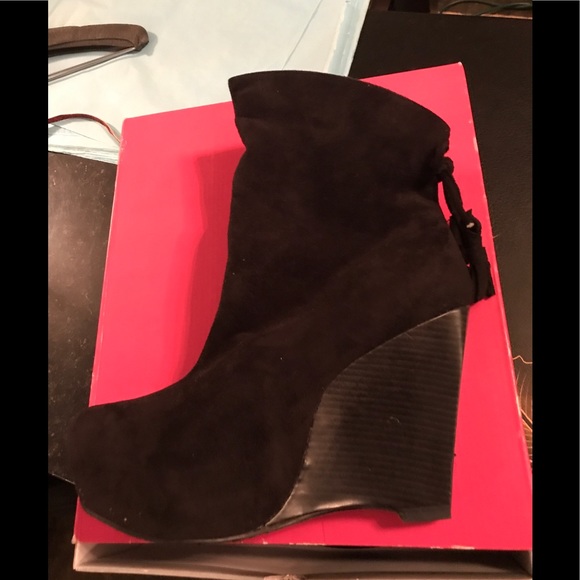 tskinndeep's tweet photo. So good I had to share! Check out all the items I'm loving on @Poshmarkapp from @Thegreatputon #poshmark #fashion #style #shopmycloset #jbm #shein: https://t.co/K3fHPpSJUo https://t.co/9rMS3ht5SX