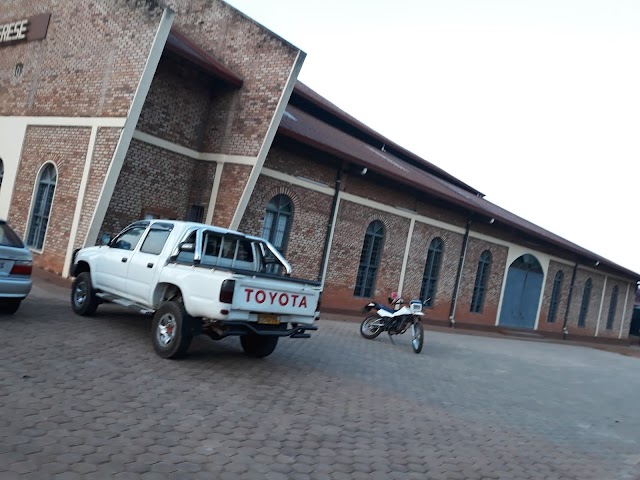 ChurchesOfNote's tweet photo. 🇷🇼 - Ste Therese; CP5V+4RG, Butare, Rwanda
https://t.co/X1hmFbOxhP
#Rwanda
#StepByStep 👣
#ChurchesOnTwitter
Been here? ❤️
#JesusChrist #Bible #Christianity #Photography #BibleVerse #Christian
🧵 1/ https://t.co/2iuRLcqICl