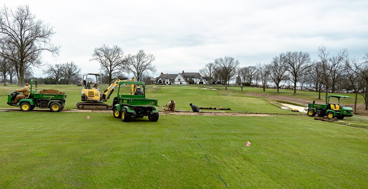 Putting in the work to fix some drainage on the Kendale Course 👷‍♂️