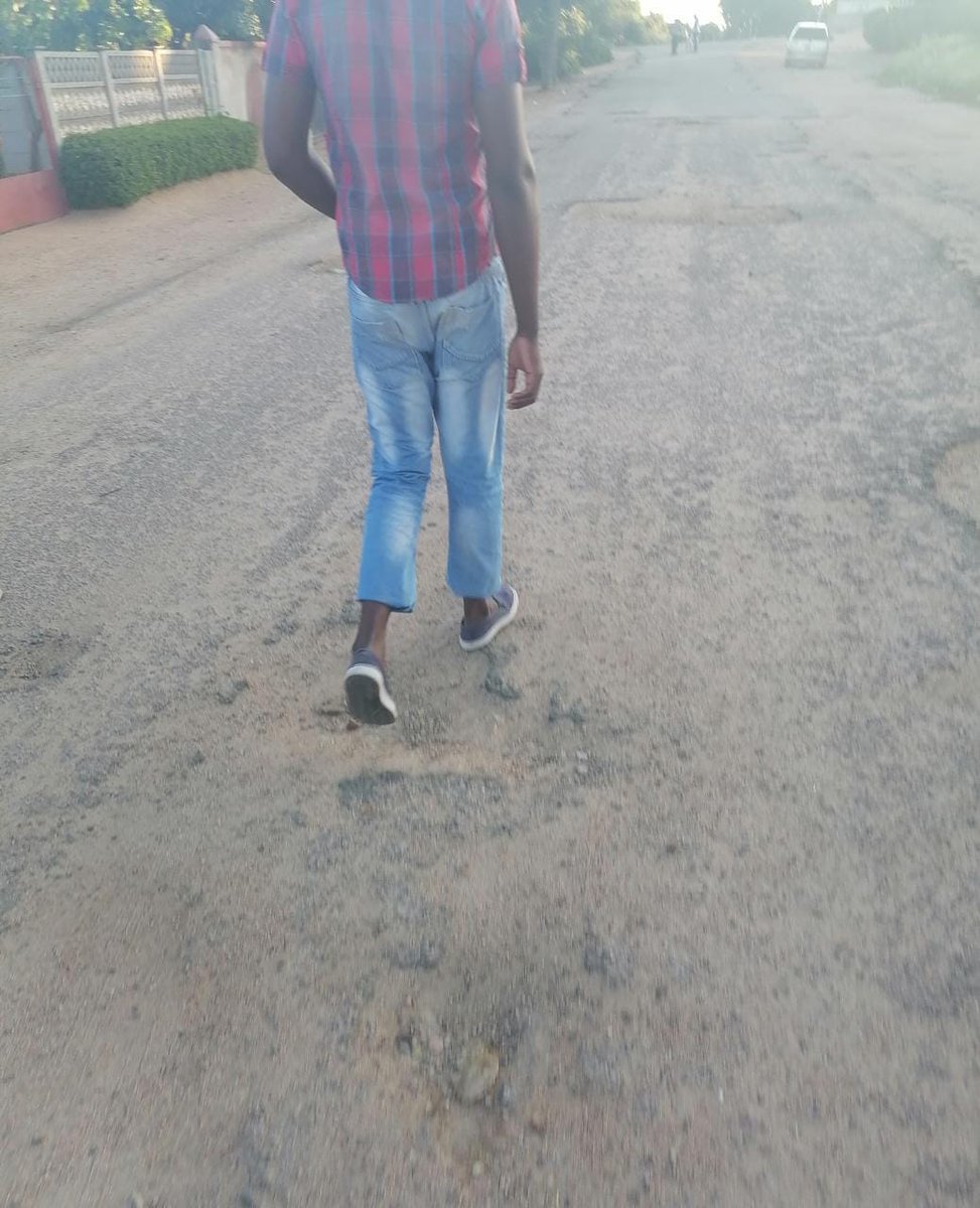 MbuleloMpofu's tweet photo. Bulawayo Gather Here! #WhichOneIsThisOne? These typa jeans liwathathaphi, ebheleni? π€£ @Robot_Boii @ntandoyenkosi @ImicimbiKaFofo @AllenMoyo17 @bulawayoman @CarlJoshuaNcube @frankchirisa https://t.co/NmPJgupnWN