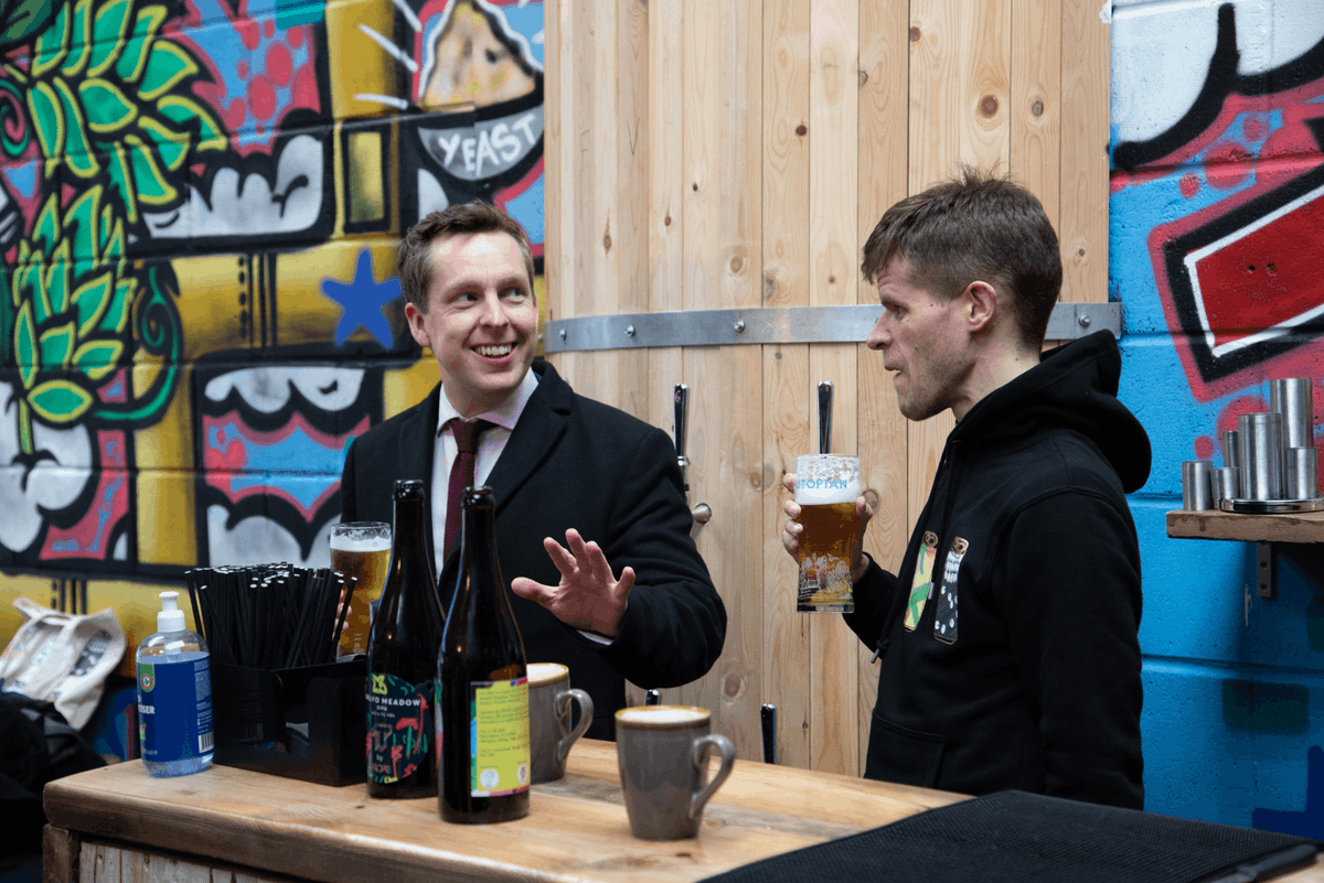 UKHofficial's tweet photo. A huge thanks to PROPS Brewery, who invited our Chief Executive @UKHospKate alongside MP @VotePursglove for a tour of their brewery - where the team and trainees shared their favorite things about working in our exciting industry! 🍻 🍻

#OneIndustryOneVoice https://t.co/bgW1vztQ6u