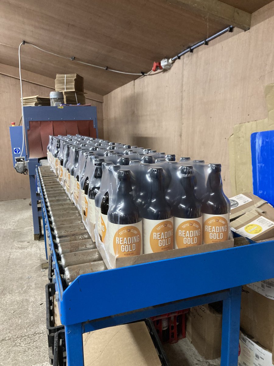 tuttsclumpcider's tweet image. Another #tuttsclumpcider bottling run this afternoon #ReadingGold 😊 #essentialsupplies #supplychain #propercider