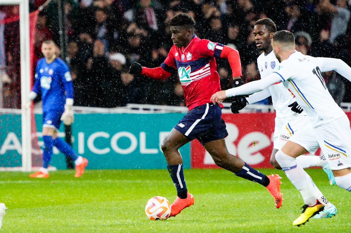 Info : 1ere titularisation en Ligue 1 pour Carlos Baleba ce soir à Brest 
#SB29LOSC