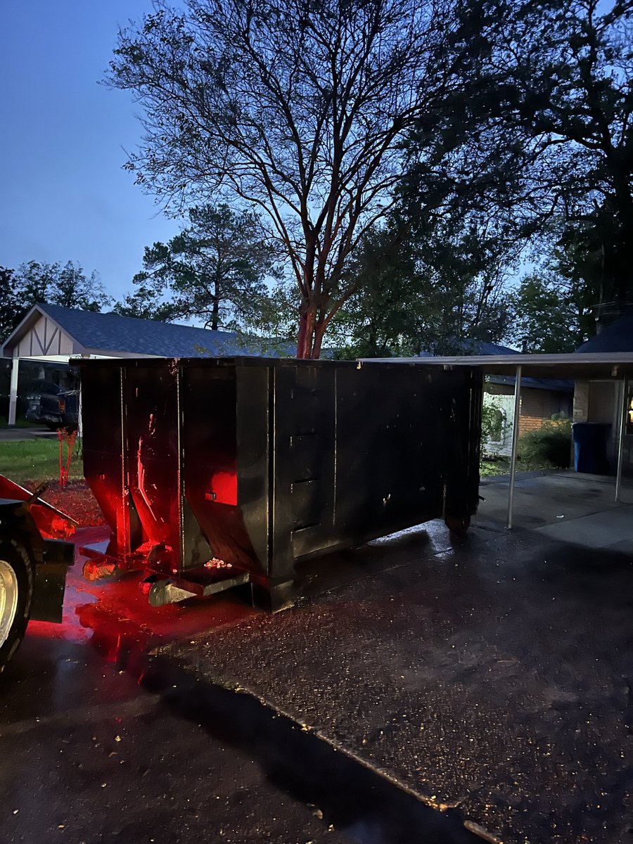 Rivaas65's tweet photo. Houston and surrounding areas! I have the best prices in town on 15, 20, and 30 yarders. Fast and reliable delivery guaranteed! A like and retweet is greatly appreciated if you’d like to support. Thank y’all very much ! https://t.co/IeiDRHcyvD