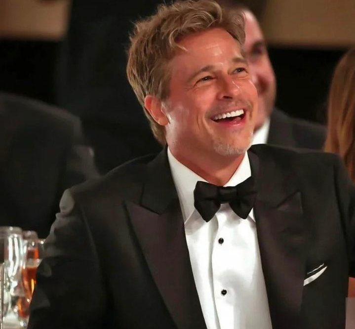 olaladefua's tweet photo. Brad Pitt con 60 años/ Yo el día que duermo regular. https://t.co/lMJ2uHxC5J