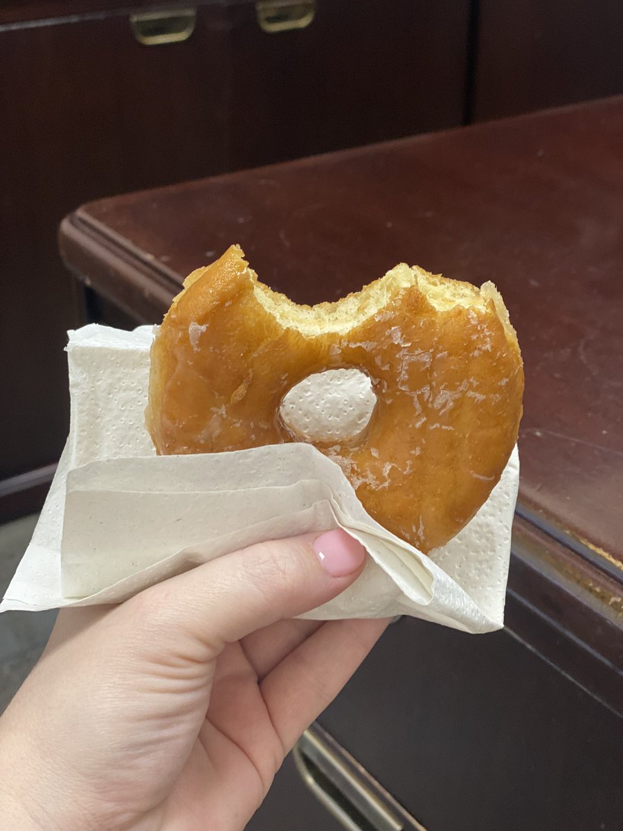 sarahfortners's tweet photo. My first #Spudnut from El Dorado visiting our @simmons_bank branch! #IYKYK https://t.co/LTIQ7sblKr