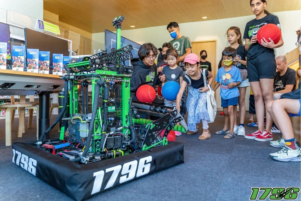 RoboTigers1796's tweet image. It’s been a while since we’ve done an intro post and we have some new followers. Hello!

We are the RoboTigers Team 1796. We are a FIRST Robotics Competition team based out of Queens Technical High School in Long Island City, New York. Over the next few weeks, we will be sha…