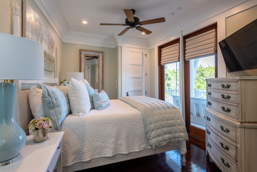 AltomareMaggie's tweet photo. Are you a fan of this modern home's decor choices? #interiors #homestyle  https://t.co/WWmkpEdScb https://t.co/W2MBv8rFwg