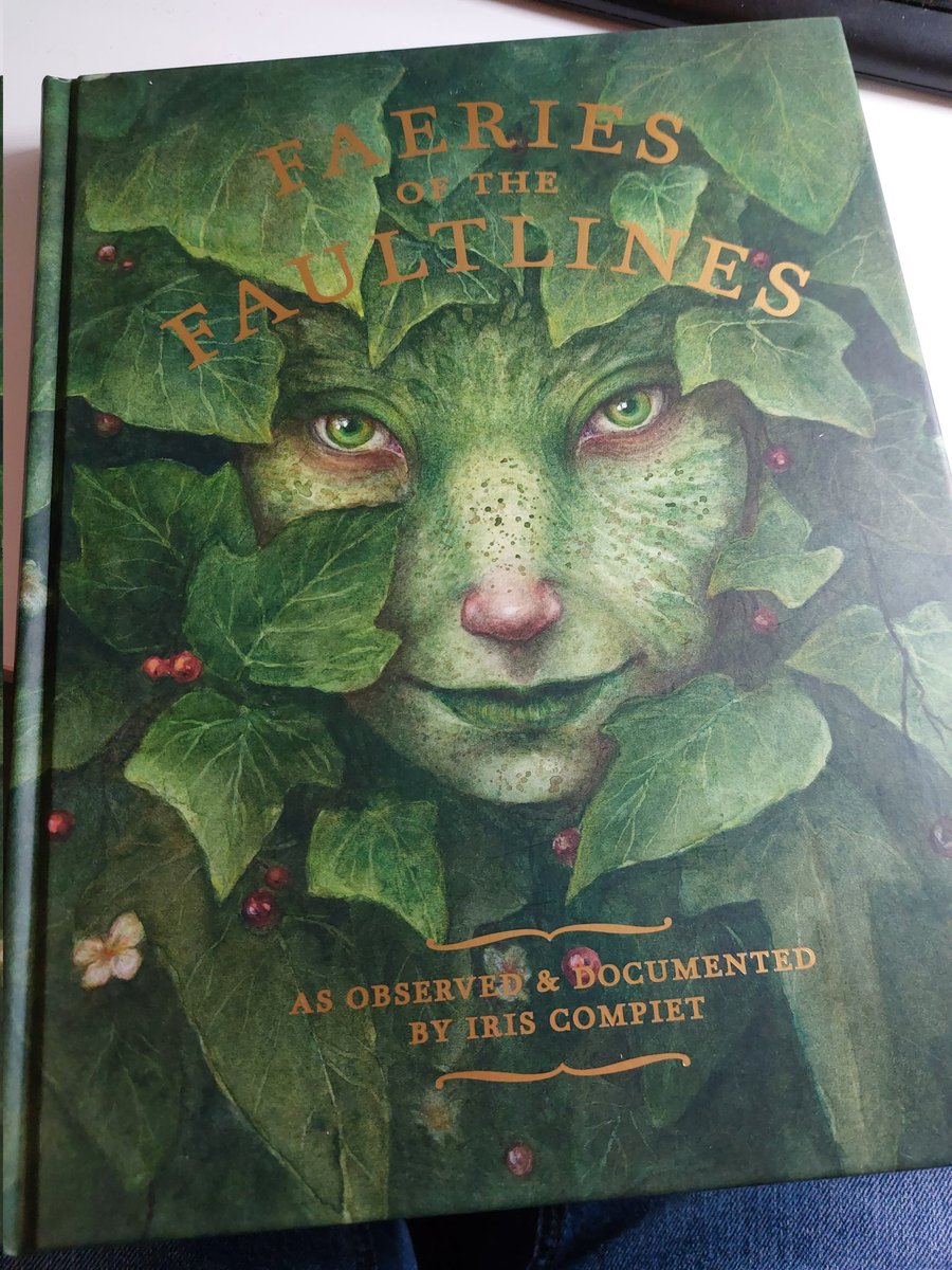 _Art_By_Steve_'s tweet photo. Mmmm, who doesn't love new book for the concept art shelf day β€
#ConceptArt #Artist #Faeries #FaeriesOfTheFaultlines #IrisCompiet https://t.co/5mpKBR2wbt