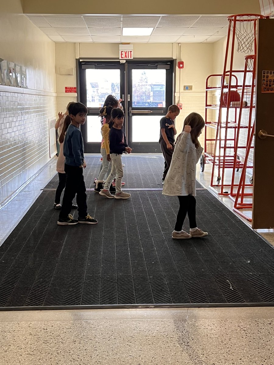 MsK1stGrade tweet media