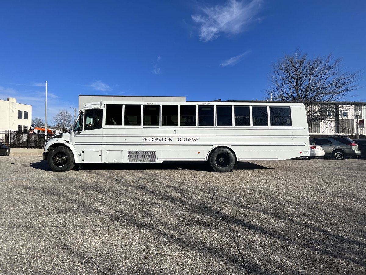 RestorationAcad's tweet photo. Watch out world, there's a new bus in town! Our RA bulldogs are ready to travel in style. https://t.co/yNynpImtz5