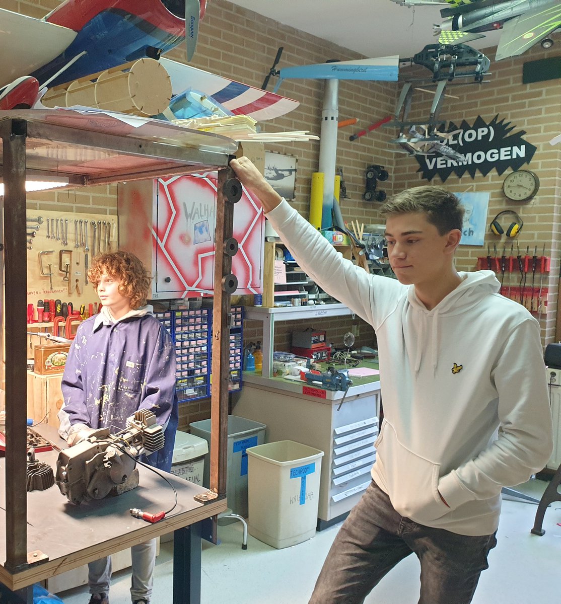 @Techniekpact Nee, hoor. Er is alleen nergens een plek voor die jonge sleutelaars. Behalve bij ons. Ze bouwen zelfs carts, buggy's en auto's. Dus...

<a href="/WALHALLAb_NL/">WALHALLAb</a> 

#techniek
#onderwijs