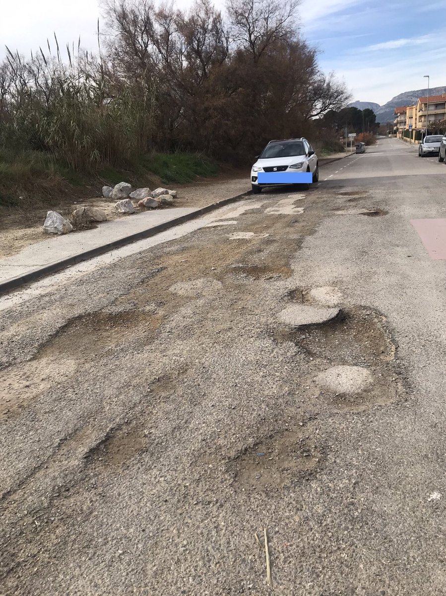 avelsgriells's tweet photo. A quina legislatura, el consistori arreglarà els punts perillósos de Els Griells? ⁦@avelsgriells⁩  #griells #estartit #torroella #emporda #baixter https://t.co/Bw9b5F3uBa