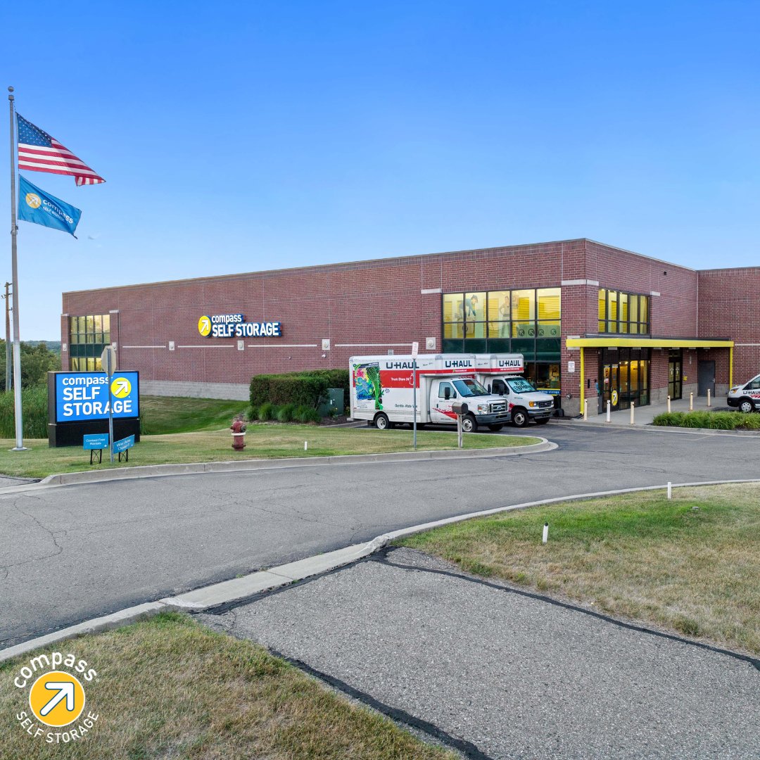 CompassStorage's tweet image. #Michigan winters are brutal, just ask any one of our nine stores there! 🌡️❄️ Luckily, we have a few tips on how to survive a winter up north. Check out our #blog using our Linktree in our bio! #CompassStorage #WeMakeItEasier