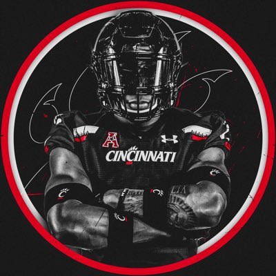 🙏🏾<a href="/GoBearcatsFB/">Cincinnati Football</a> Has offered Thank you Coach <a href="/DeRailSims/">De'Rail Sims</a> ❗️<a href="/UC_Recruiting/">Cincy FB Recruiting</a> <a href="/RecruitGeorgia/">Recruit Georgia</a>