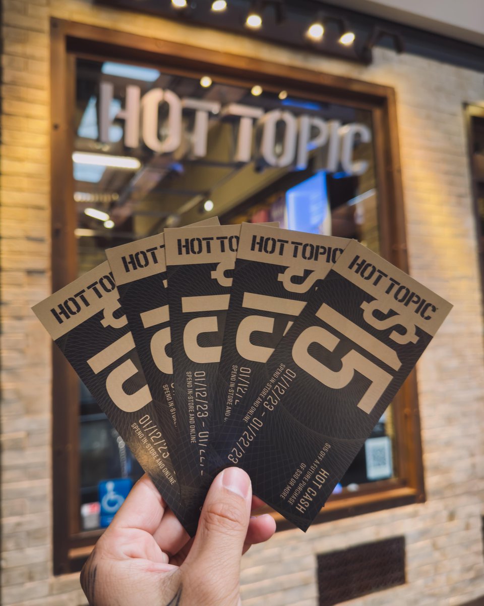 Hot Topic on Twitter "Tell your friends Hot Cash Preview starts