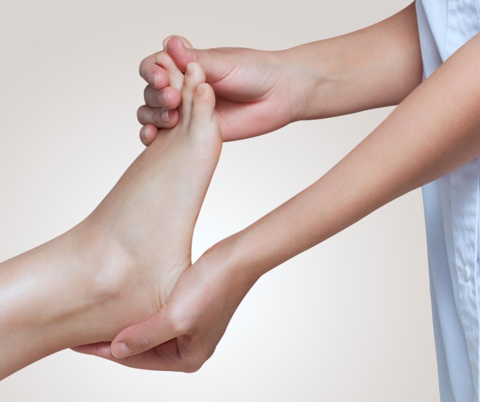 AltaFoot's tweet photo. Many of us may be familiar with the term “podiatrist”. But what exactly is a podiatrist? Our team of specialists shares the "411" on the wide range of foot and ankle conditions that podiatrists are trained to treat. https://t.co/jsSY4fDo1T 

#AltaRidgeFootSpecialists https://t.co/mug0PVuduq
