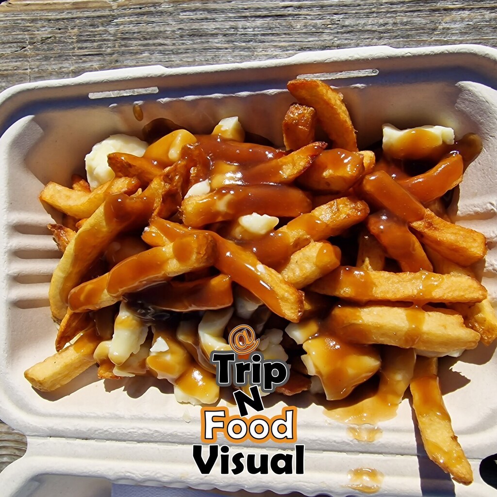 Olive & Anchor take out
6418 Bay St, West Vancouver, BC V7W 2H1, Canada
#Canada #horseshoebay #Vancouver #VancouverFood #poutine #poutinefries #poutinefries🇨🇦🍟