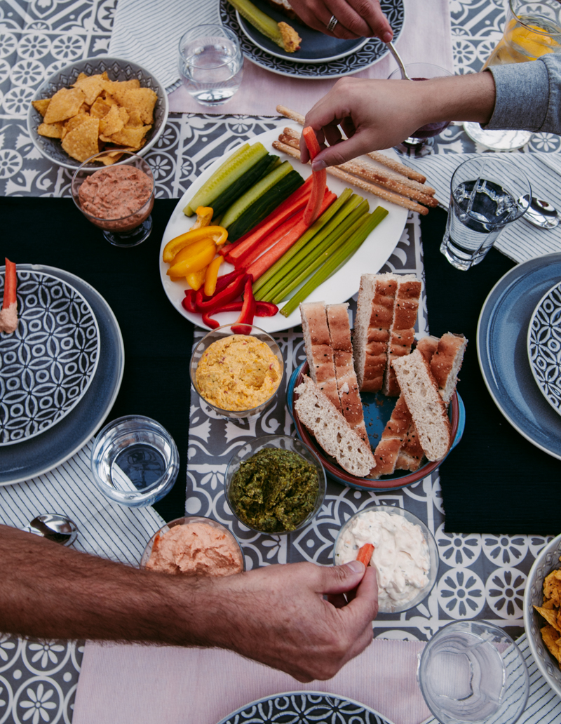 fresh_pak's tweet photo. It's #chipanddip day in the USA and we think it's worth celebrating here too!

Did you know the UK's number 1 dip is plain #Houmous? Followed by Sour Cream. What's you're absolute favourite?

Photo credit: Alexandria French Photography https://t.co/mUlSoGGXho