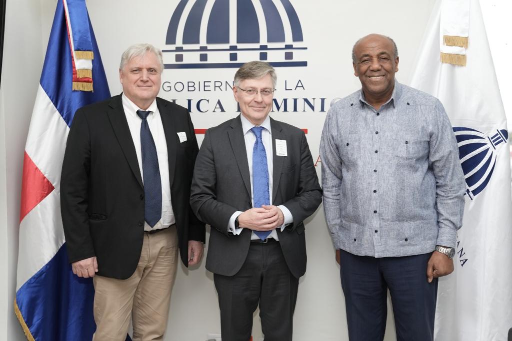 Antonio Almonte tweet media