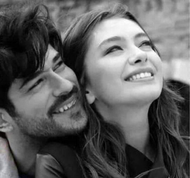 حين نبتسم نعطي قيمة لوجوهنا وحين نبتسم بحب نعطي قيمة لقلوبنا وذواتنا