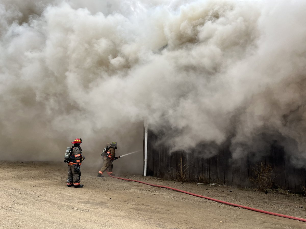 karnDC2's tweet image. CWFR operating at a rural structure fire this morning. Tanker support from @GuelphFire &amp;amp; Maryhill. Fire is now out, crews starting to clear @TheGrand101FM @Fire_CW @WellyAdvertiser