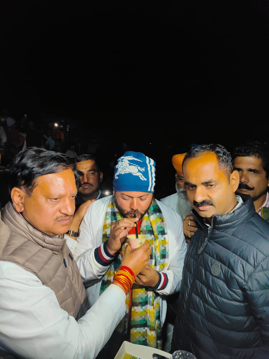 Veerusinghup's tweet photo. भोपाल आंदोलन में हुई जीत....
 जय श्री राम https://t.co/a8qRhhKMa3