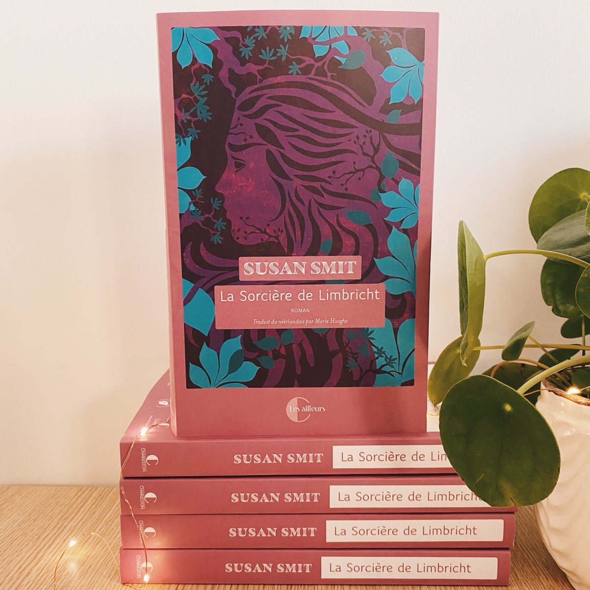 ✨ La Sorcière de Limbricht ✨

Dans « La Sorcière de Limbricht » de Susan Smit, découvrez une fascinante réécriture féministe de la chasse aux sorcières inspirée de faits réels. ✨

Allez-vous craquer pour ce sublime roman ? 😊

Pour en savoir plus 👉bit.ly/lasorcieredeli…
