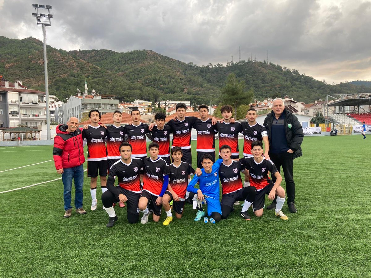 ngal_2005's tweet photo. Futbol takımımız ilçemizi Muğla'da temsil etmeye hak kazanmıştır. Tebrikler gençler 👏🏻👏🏻 ⁦@sibelkisaerbaa⁩ ⁦@MarmarisMem⁩ ⁦@emrecay55⁩ ⁦@mugla_mem⁩ ⁦@meb_ogm⁩ https://t.co/IXGTUZKMah