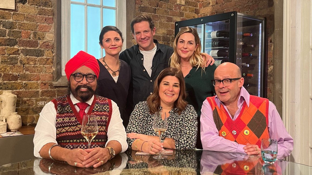 SaturdayKitchen (@saturdaykitchen) on Twitter photo If you missed us Saturday, you can catch up with the whole show on <a href="/BBCiPlayer/">BBC iPlayer</a> here bbc.co.uk/iplayer/episod…
#SaturdayKitchen <a href="/matt_tebbutt/">Matt Tebbutt</a> <a href="/HarryHill/">Harry Hill</a> <a href="/knackeredmutha/">Helen McGinn</a> <a href="/Olia_Hercules/">Olia Hercules 🇺🇦🇬🇧</a> <a href="/58andco/">58 and CO.</a> <a href="/McTSingh/">Tony Singh MBE</a> If you missed us Saturday, you can catch up with the whole show on <a href="/BBCiPlayer/">BBC iPlayer</a> here bbc.co.uk/iplayer/episod…
#SaturdayKitchen <a href="/matt_tebbutt/">Matt Tebbutt</a> <a href="/HarryHill/">Harry Hill</a> <a href="/knackeredmutha/">Helen McGinn</a> <a href="/Olia_Hercules/">Olia Hercules 🇺🇦🇬🇧</a> <a href="/58andco/">58 and CO.</a> <a href="/McTSingh/">Tony Singh MBE</a>