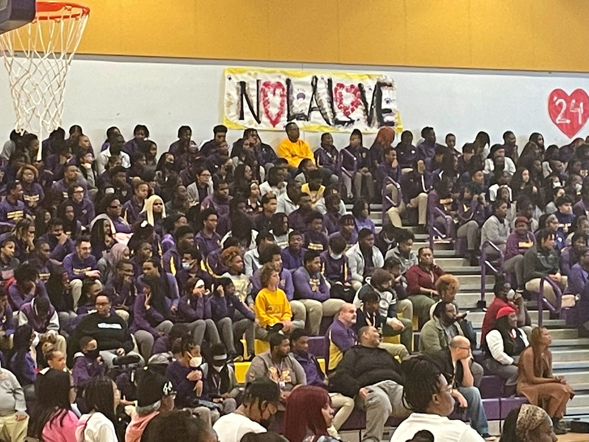 Today students from Edna Karr HS, Eleanor McMain HS and McDonogh 35 HS participated in a peace walk and assembly to bring awareness to the impacts of gun violence particularly among youth… as a way of striving for peace in NOLA. Hear from students on <a href="/wdsu/">wdsu</a> starting at 4p.❤️