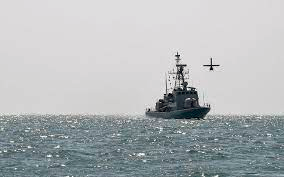 Singh91Paramjit's tweet photo. #US #Navy #seizes weapons en route from #Iran to #Yemen

The United States (US) Navy said that it had seized more than 2,000 assault rifles smuggled on a fishing boat along a maritime route from Iran to Yemen. The cargo was discovered on Friday off the coast of Oman https://t.co/JG6vwKMbKk