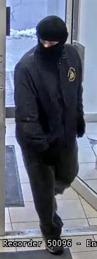 OttawaPolice's tweet photo. Suspect to ID in Old Ottawa South Bank Robbery 
- Jan 5, 1:30 pm
- 1100 block of Bank St

Suspect à identifier dans une affaire de vol de banque dans Old Ottawa South
- 5 jan, 13 h 30
- Pâté de maisons des 1100 de la rue Bank

#ottnews #ottnouvelles
https://t.co/4juhNjaL3Q https://t.co/jKkFqg4jSk