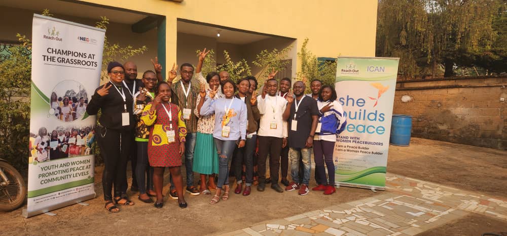 MrWest53198611's tweet photo. A One Day Consultation Working Session was organized #reachoutdev1 in the North West Region of Cameroon and Grace Gift Foundation was part of this session.
@NEDemocracy
@Reachoutreo
#championsofpeace
#peaceambassadors
#womenforpeace
#youthsforpeace https://t.co/Zv0HOT5KKM